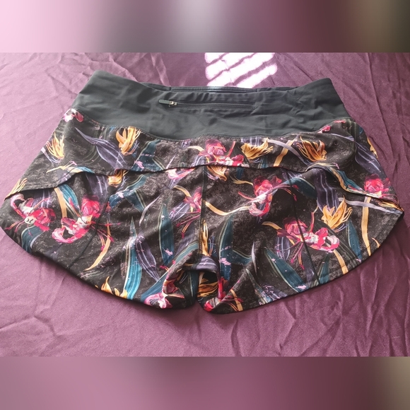 Lululemon Athletica Black Floral Athletic Shorts - Picture 2 of 6